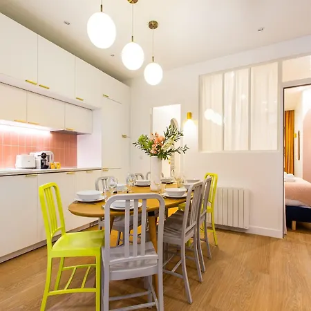 Beautiful - 4br 10p - Rue Des Martyrs Parigi