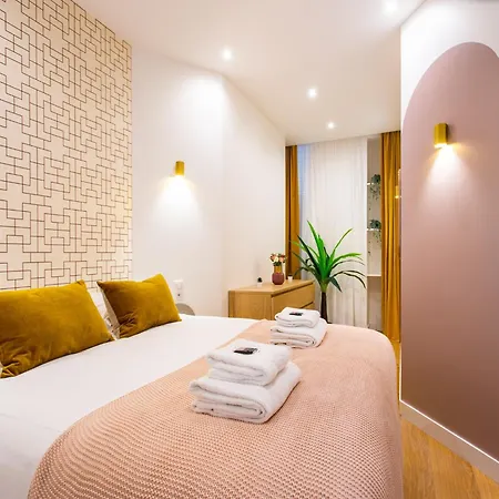 Beautiful - 4br 10p - Rue Des Martyrs Appartamento Parigi