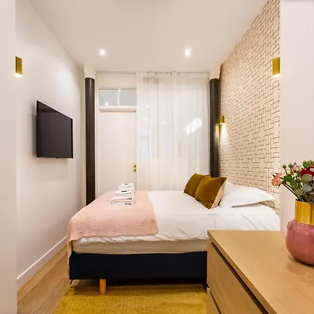 Beautiful - 4br 10p - Rue Des Martyrs Parigi
